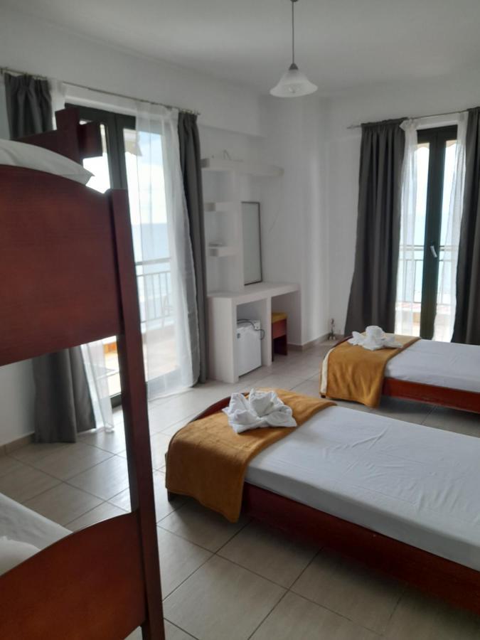 Elia Kai Amos Lejlighedshotel Nea Skioni Eksteriør billede